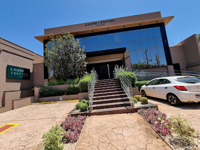 Laure, Defina Sociedade de Advogados